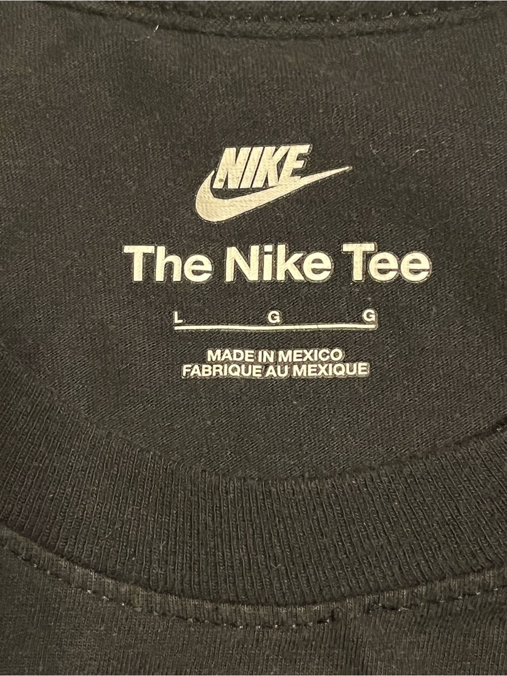 Nike Dark Navy Blue Color Tee with camo Print - Picture 3 of 3